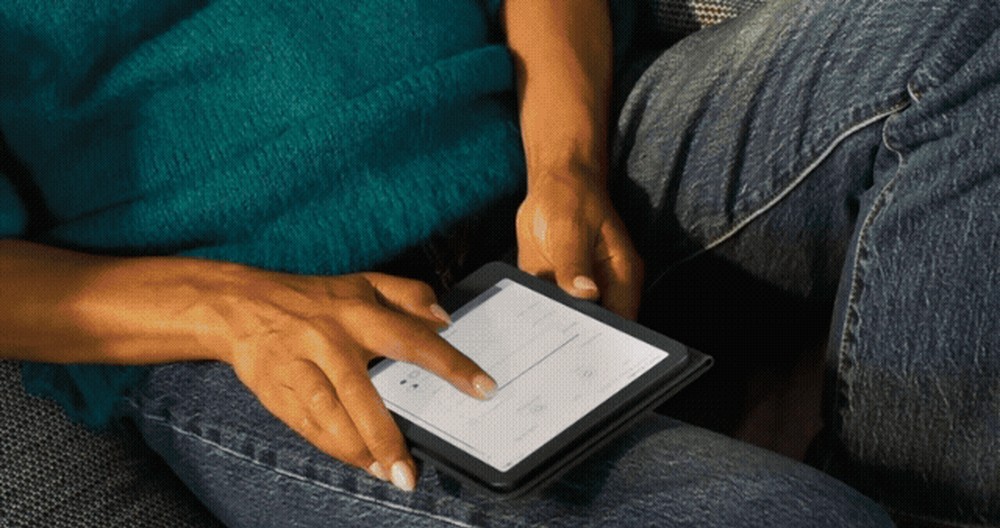 Menyentuh layar Kindle 6 inci 2026