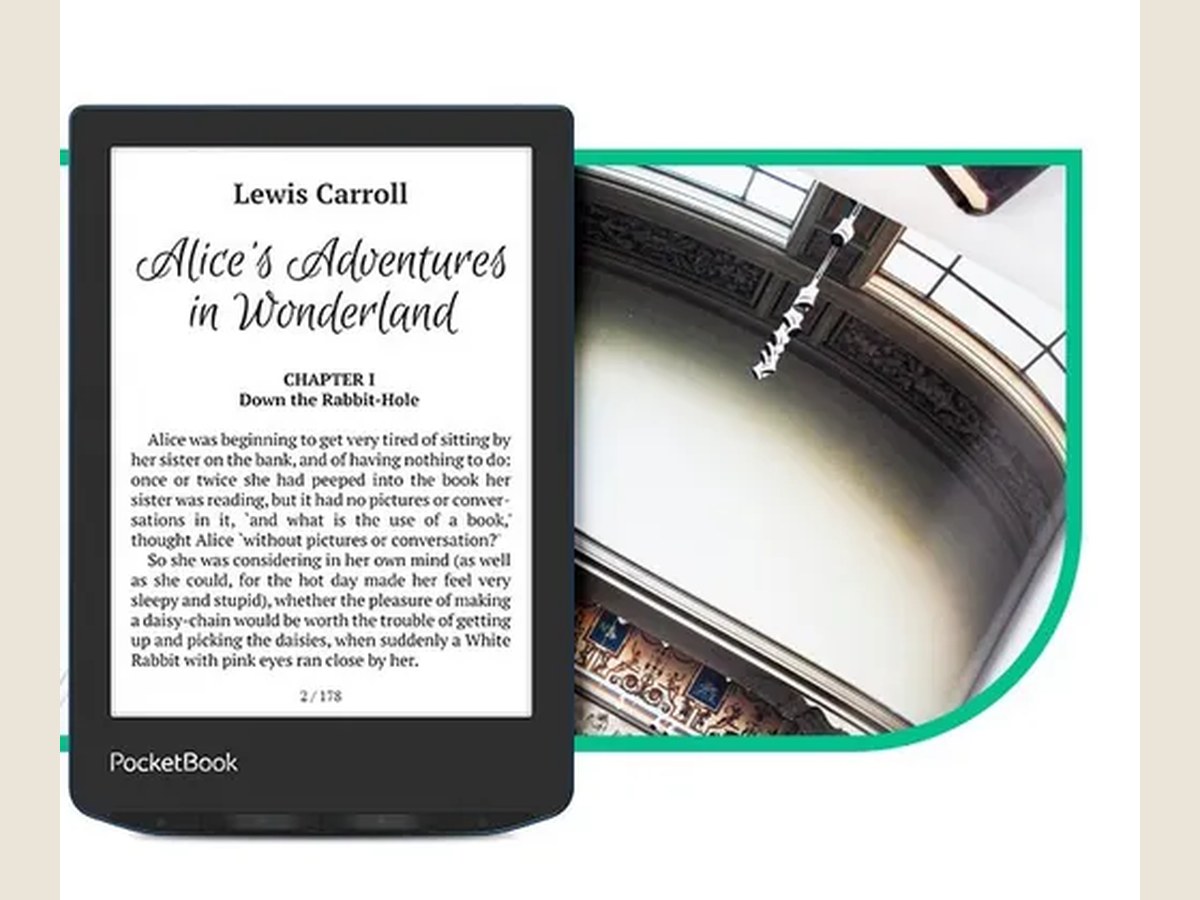 Halaman novel Alice's Adventures in Wonderland di layar e-reader PocketBook 6 inci
